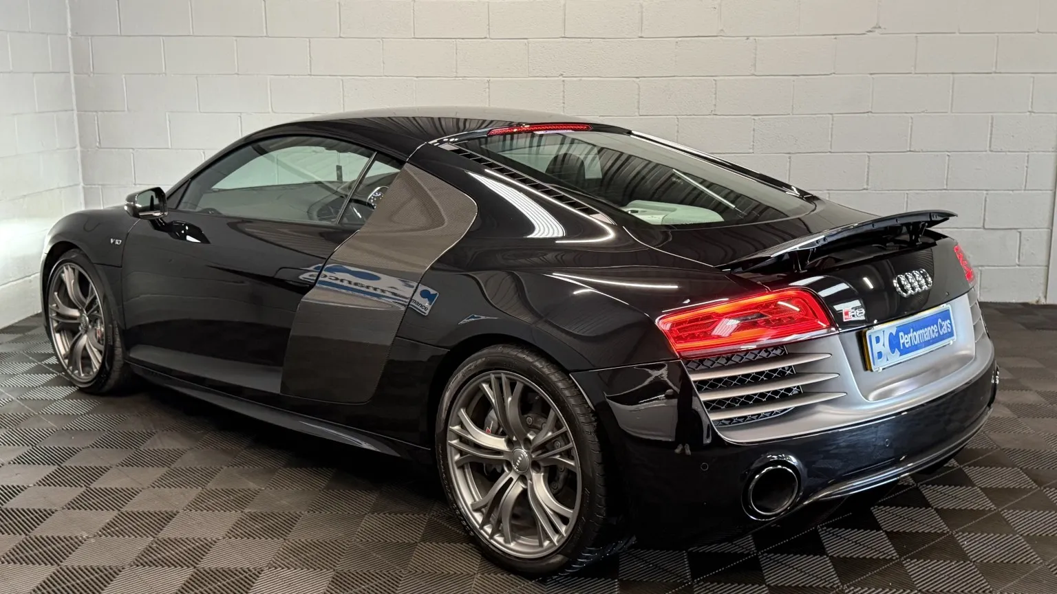 Audi R8