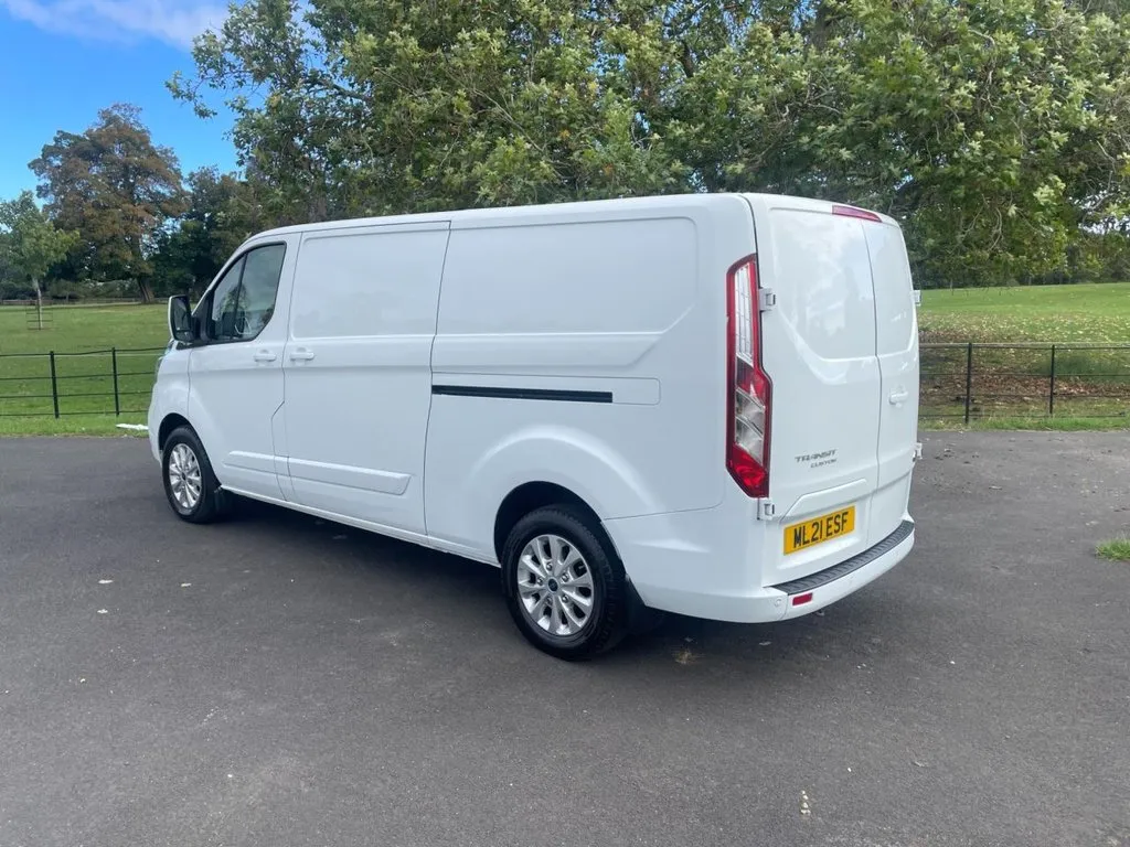 Ford TRANSIT CUSTOM 300LIMITD EBLUE